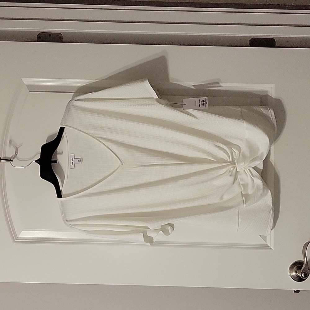 White twist front top